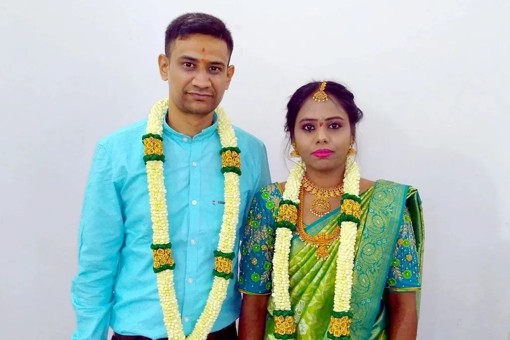 Telugu Hindu matrimony success couple featured for Brahmin Vokkaliga Veerashaiva Lingayat Arya Vysya Reddy Kumbara Kuruba Golla Naidu Nayaka Kapu Padmashali Vishwakarma Maratha Ediga and Kodava families from Hyderabad Telangana