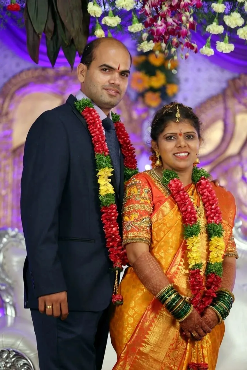 Tamil Hindu matrimony success couple featured for Brahmin Vokkaliga Veerashaiva Lingayat Arya Vysya Reddy Kumbara Kuruba Golla Naidu Nayaka Kapu Padmashali Vishwakarma Maratha Ediga and Kodava families from Coimbatore Tamil Nadu