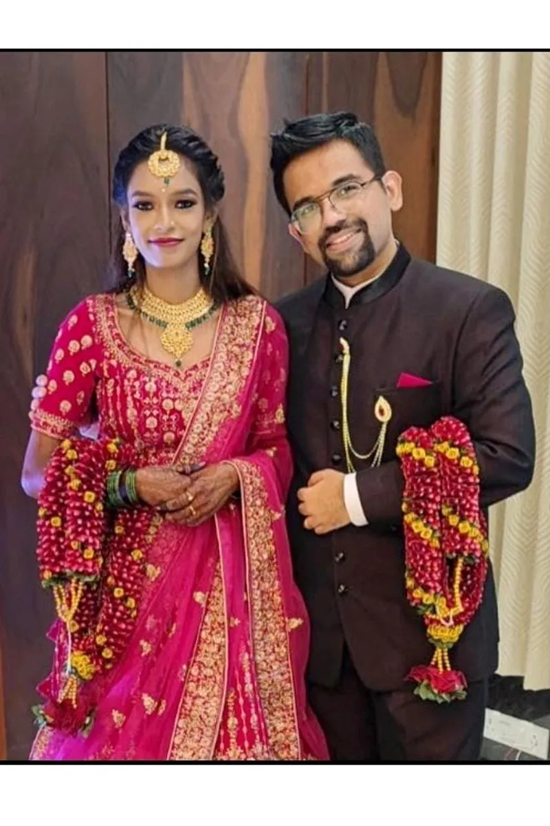 Marathi Hindu matrimony success couple featured for Brahmin Vokkaliga Veerashaiva Lingayat Arya Vysya Reddy Kumbara Kuruba Golla Naidu Nayaka Kapu Padmashali Vishwakarma Maratha Ediga and Kodava families from Pune Maharashtra